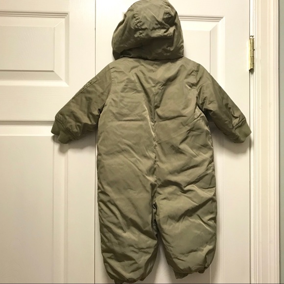 Baby Gap snowsuit - Picture 3 of 5